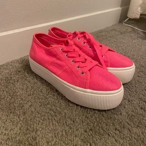 Steve Madden hot pink platform shoes